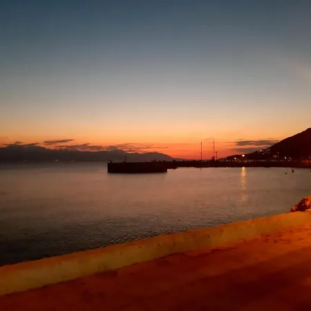 Near The With Huge Private Terrace Lejlighed Loutráki