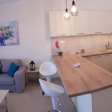 Near The With Huge Private Terrace Loutraki (Corinthia)