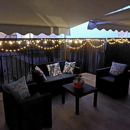 Near The With Huge Private Terrace Lejlighed Loutráki