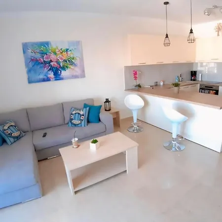 Near The With Huge Private Terrace Loutráki